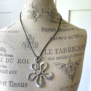 The Artist Jay Daisy pendant and earrings